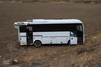 Cenaze Töreni Midibüsü Devrildi: 29 Yaralı