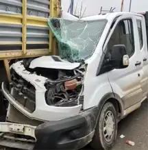 Kamyonet Tırla Çarpıştı: 1 Yaralı