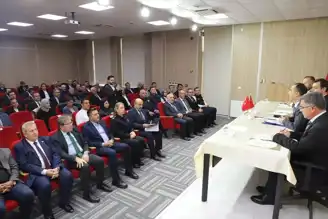 Vali, İlçede Vatandaşlarla Buluştu