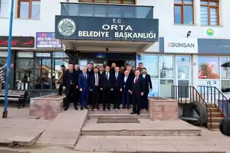 Vali Taşolar, Orta Belediyesi'ni Ziyaret Etti