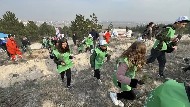 11 Kasım'da Binlerce Fidan Dikildi