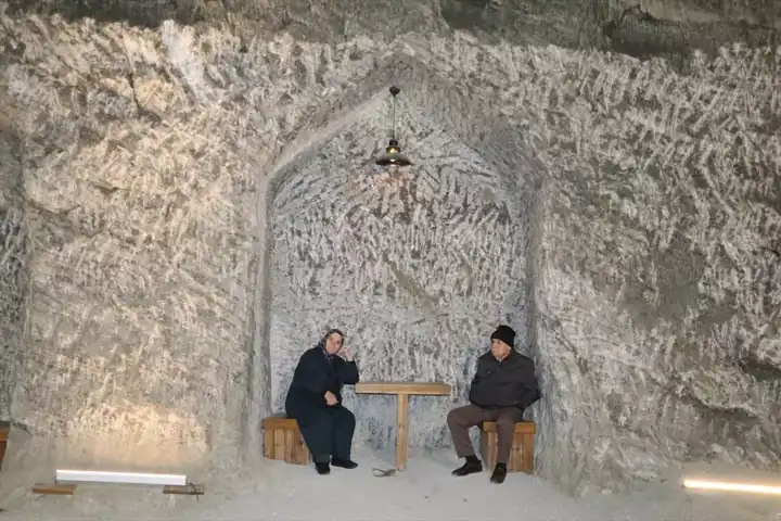Çankırı'da Yeraltı Tuz Mağarasıyla Nefes Terapisi