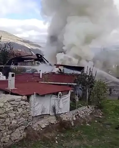 Çankırı'da Ev Yangını:  Kullanılamaz Hale Geldi