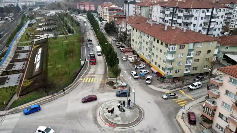 Şehir Merkezindeki Refüj Yenilendi