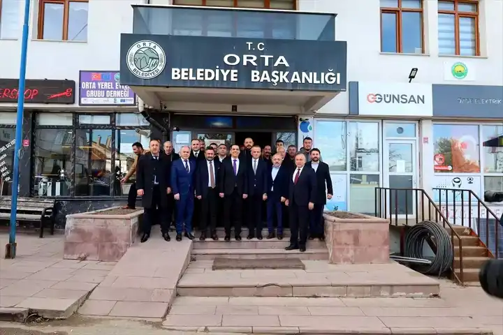 Vali Taşolar, Orta Belediyesi'ni Ziyaret Etti